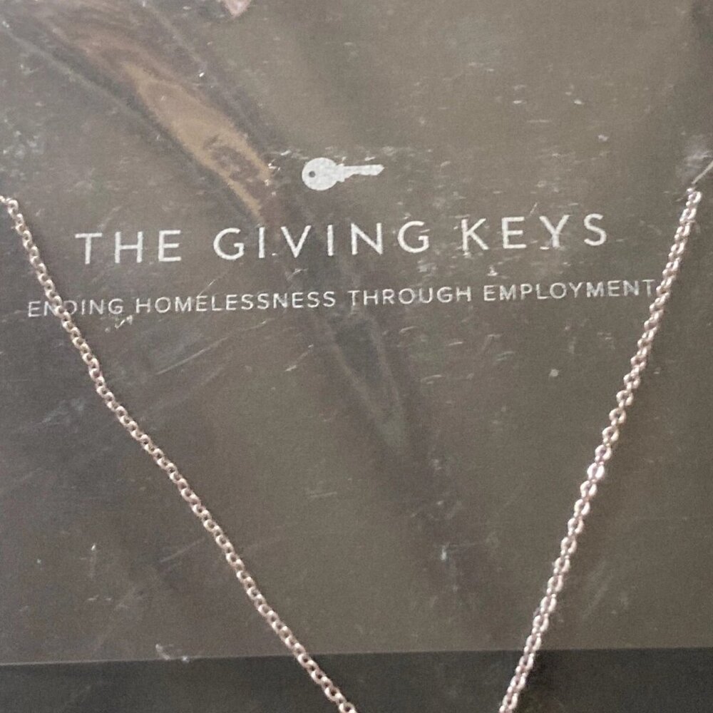 The giving key necklace key pendant - Picture 2 of 4